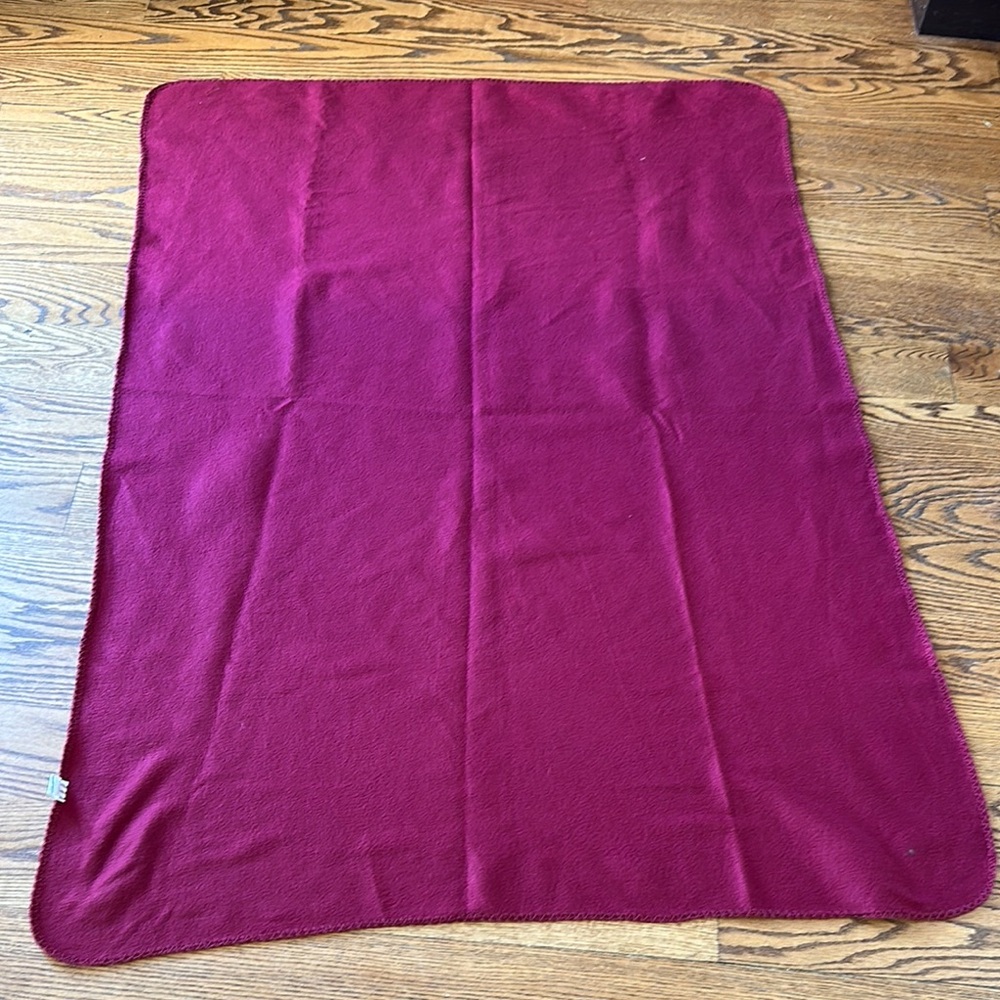 Red Plush Fleece Blanket for Cozy Comfort